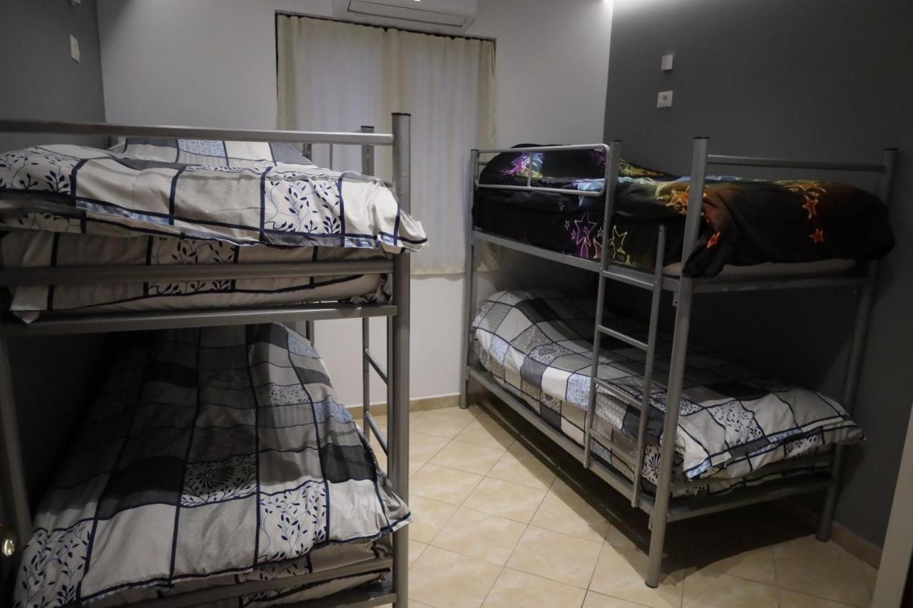 Sonche Hostel Τίρανα Εξωτερικό φωτογραφία